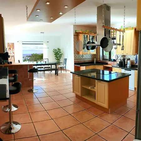 Βίλα Vista Mar, 360 Sqm, Pool, Whirlpool, Gaming Room, 85 Sqm Roof *