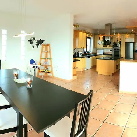Vista Mar, 360 Sqm, Pool, Whirlpool, Gaming Room, 85 Sqm Roof * Tias